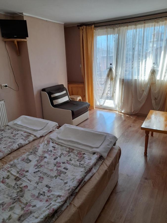 Yana Guest House 多布里尼什特 外观 照片