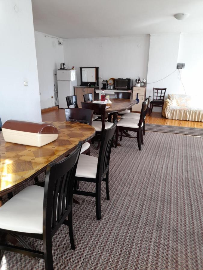 Yana Guest House 多布里尼什特 外观 照片