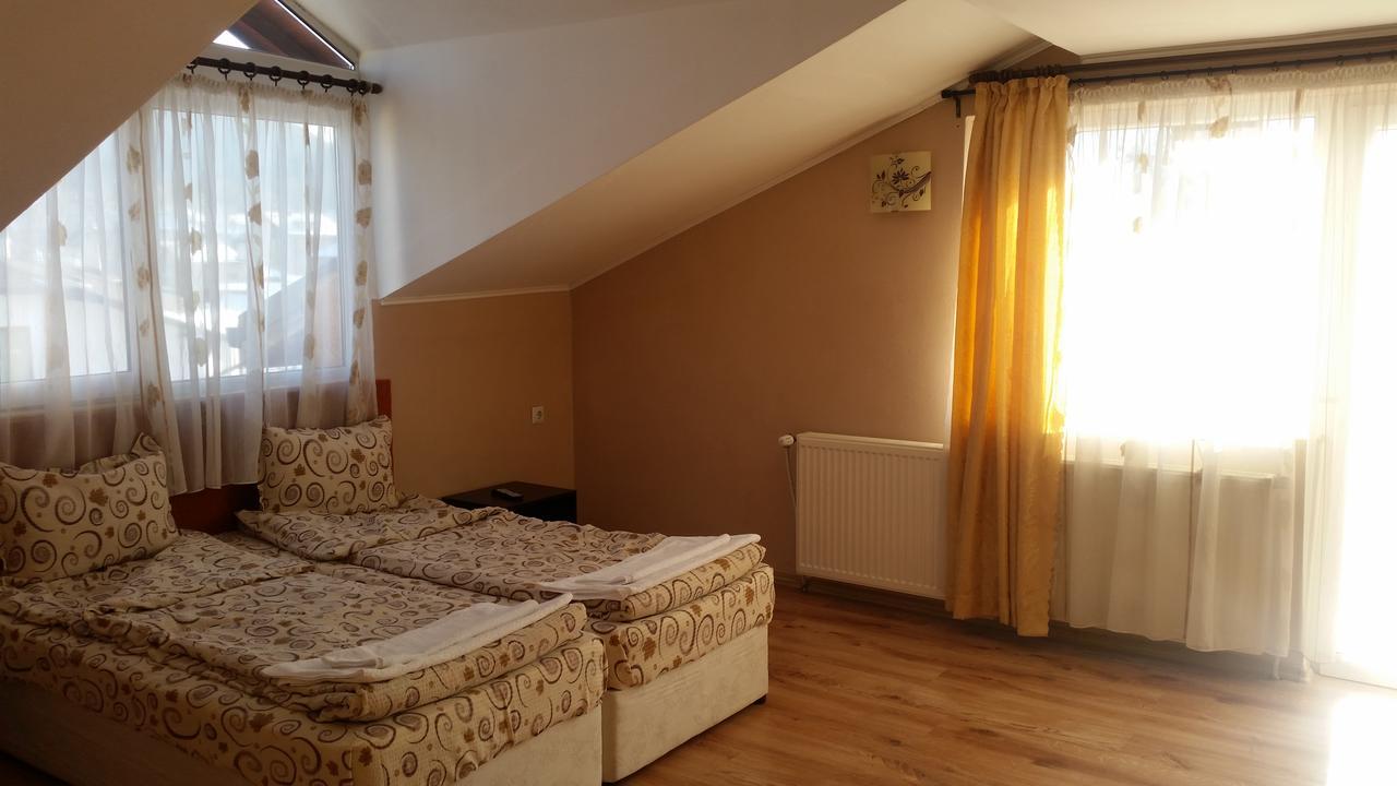 Yana Guest House 多布里尼什特 外观 照片
