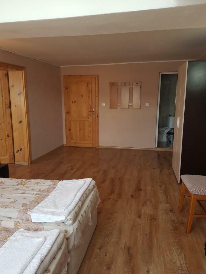 Yana Guest House 多布里尼什特 外观 照片