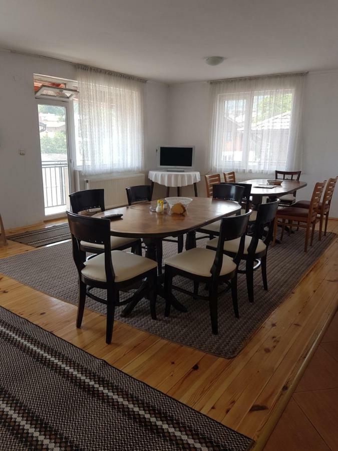 Yana Guest House 多布里尼什特 外观 照片