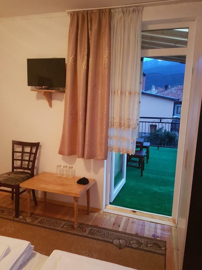 Yana Guest House 多布里尼什特 外观 照片